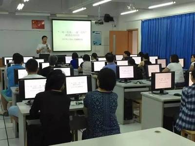 與時(shí)俱進(jìn)強(qiáng)培訓(xùn) 師資引領(lǐng)促發(fā)展——江灣中心校舉行2017年暑期教師校本研修